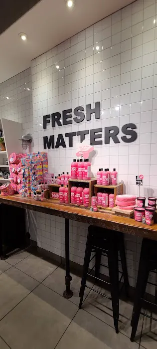 Lush Cosmetics Woodfield 9