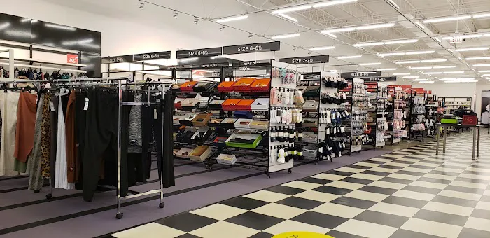Bloomingdale's Outlet 3