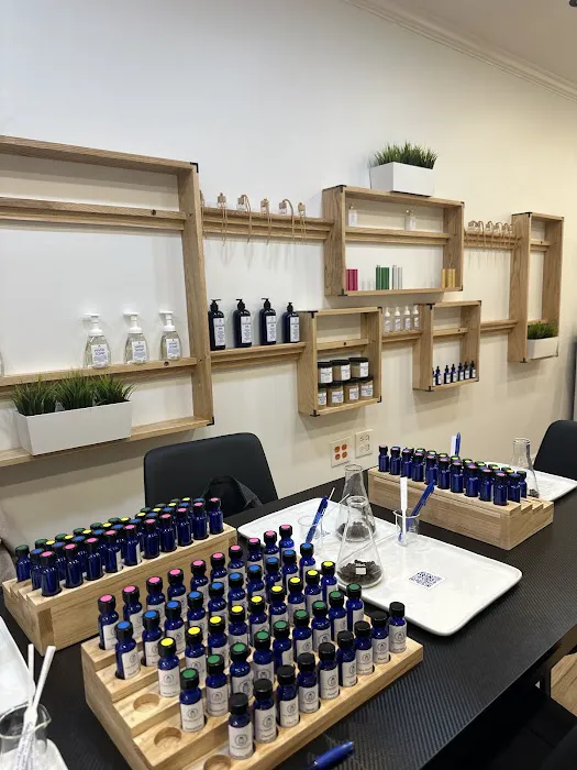 The Aroma Labs Chicago 6