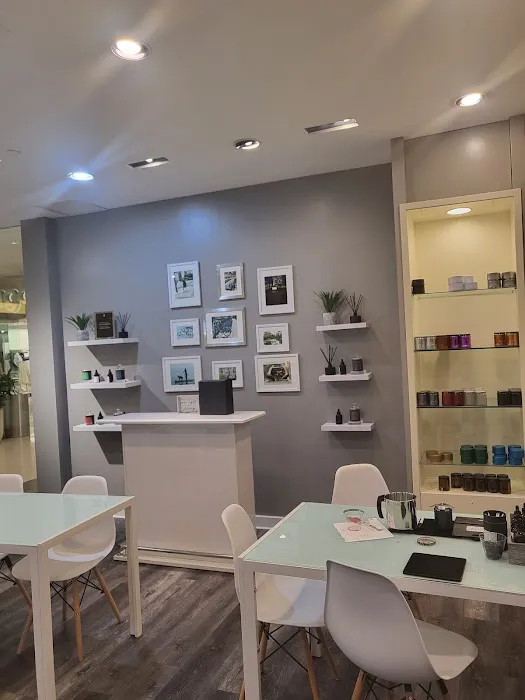 Reggie Hathorn Chicago | Candle and Perfume Making Classes 2