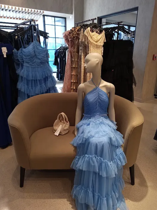 Bloomie's by Bloomingdale's 8