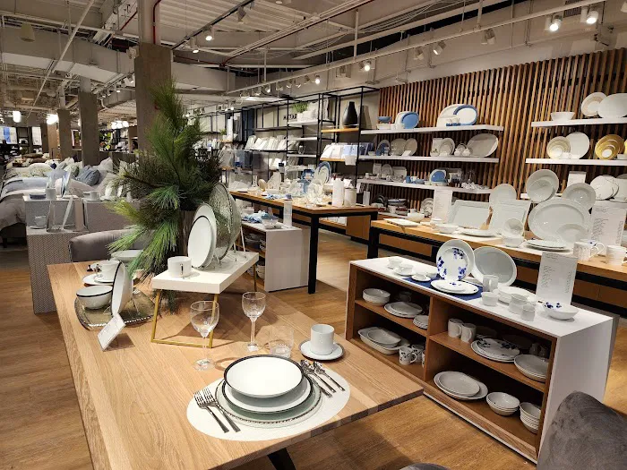 Bloomie's by Bloomingdale's 9