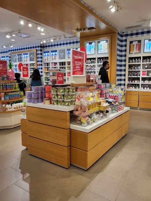 Bath & Body Works 1