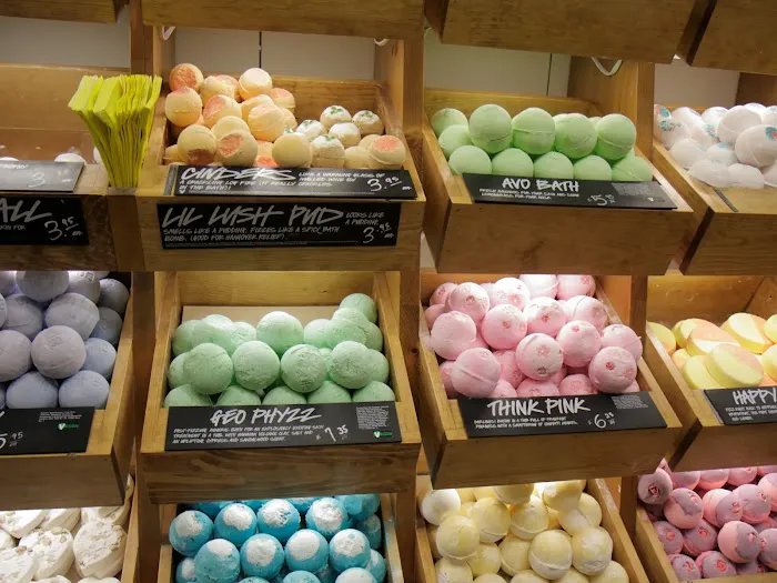 Lush Cosmetics Bucktown 8