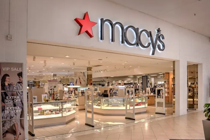 Macy's 0