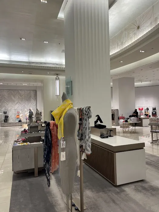 Saks Fifth Avenue 5