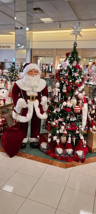 Von Maur 4