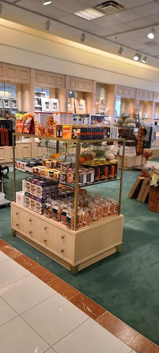 Von Maur 7