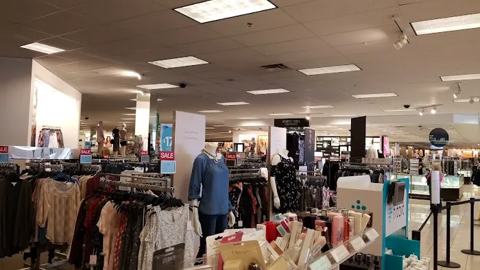 Maggie's Merle Norman and Boutique 4