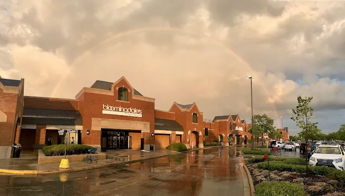 Bloomingdale's Outlet 1