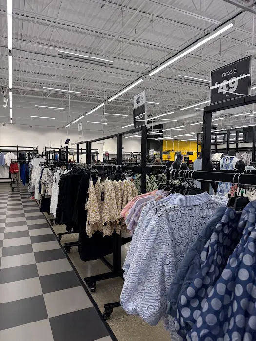 Bloomingdale's Outlet 5