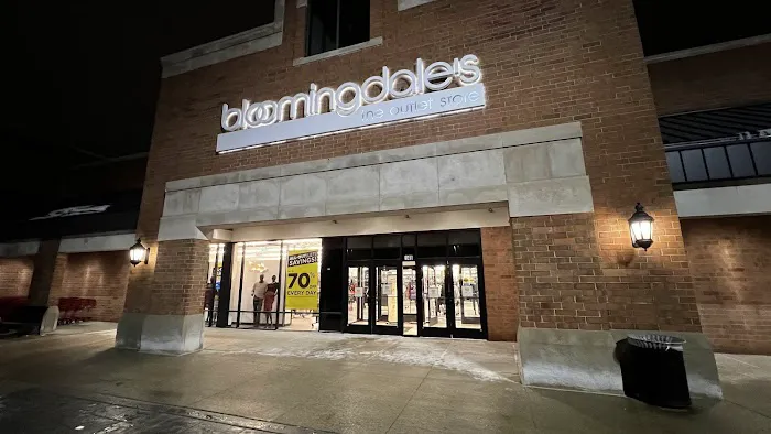 Bloomingdale's Outlet 8