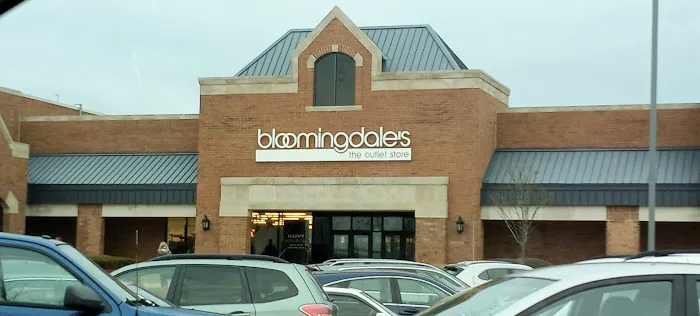 Bloomingdale's Outlet 6