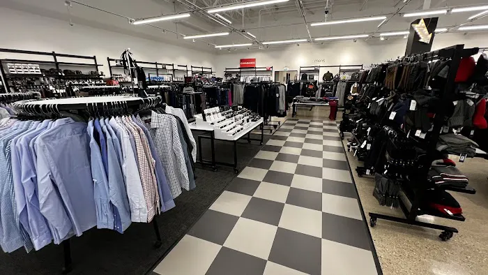 Bloomingdale's Outlet 9