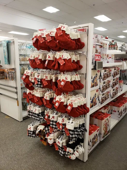 Marshalls & HomeGoods 7