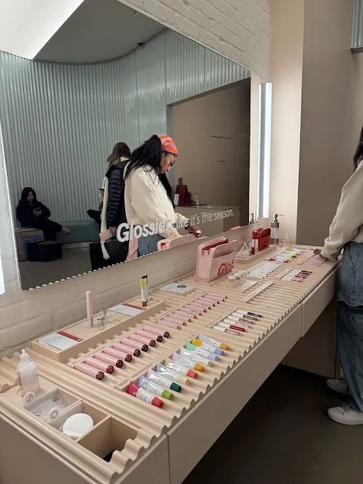 Glossier Chicago 4