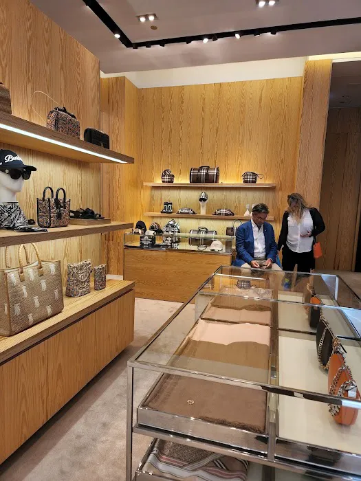 Burberry 2