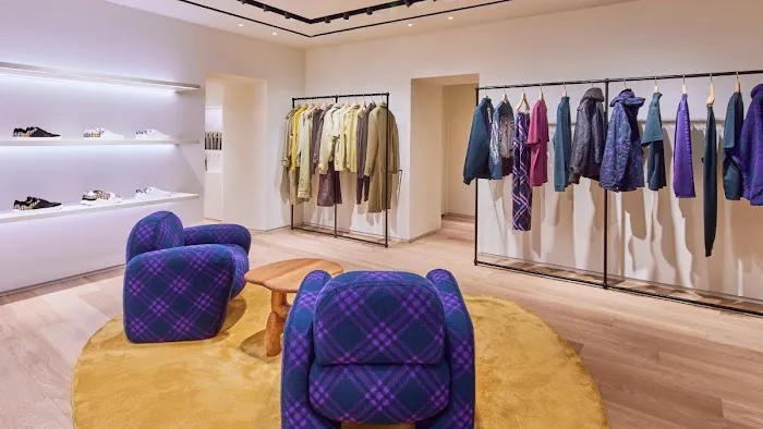 Burberry 0