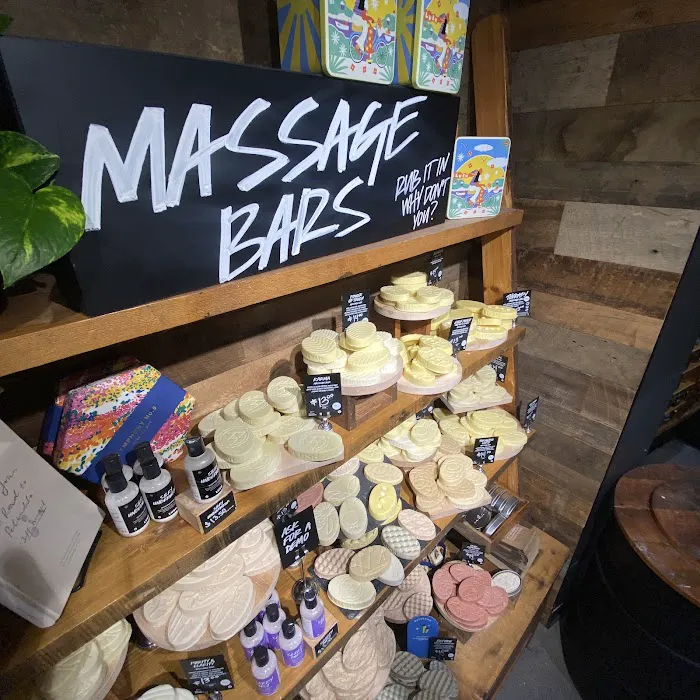 Lush Cosmetics Orland Square 4