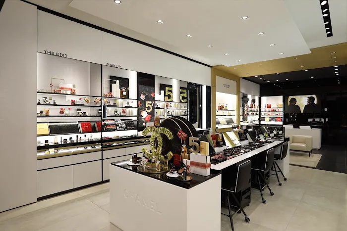 CHANEL FRAGRANCE AND BEAUTY BOUTIQUE 1