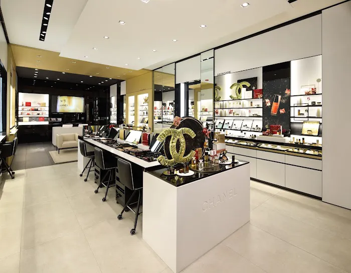 CHANEL FRAGRANCE AND BEAUTY BOUTIQUE 3