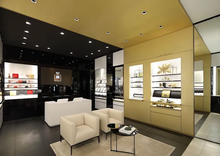 CHANEL FRAGRANCE AND BEAUTY BOUTIQUE 4