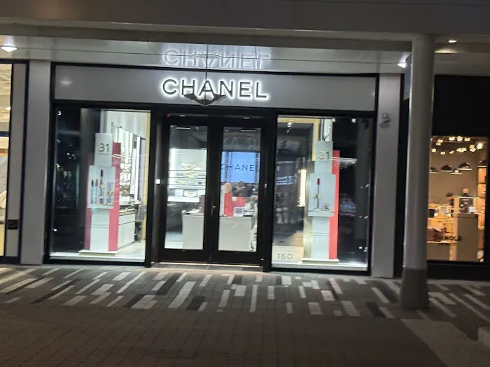 CHANEL FRAGRANCE AND BEAUTY BOUTIQUE 5