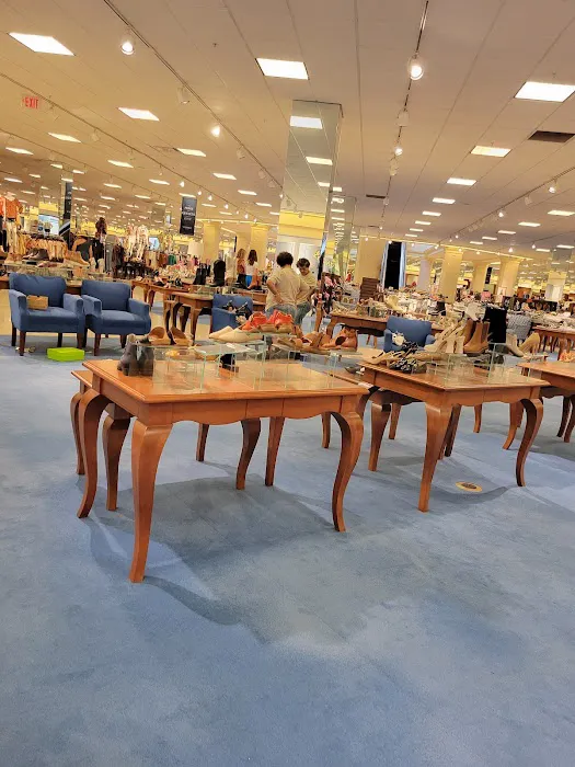 Von Maur 4