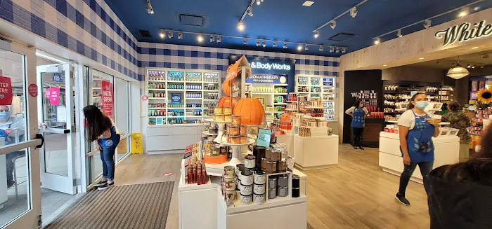 Bath & Body Works 4