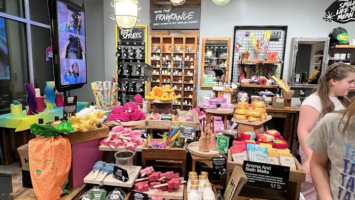 Lush Cosmetics Naperville 1