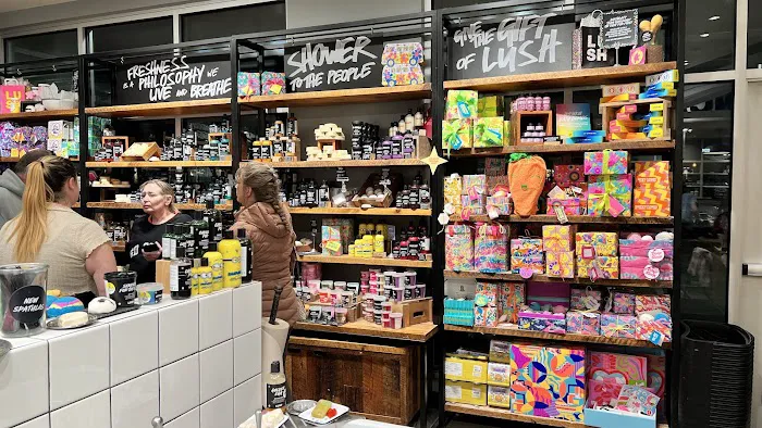 Lush Cosmetics Naperville 4