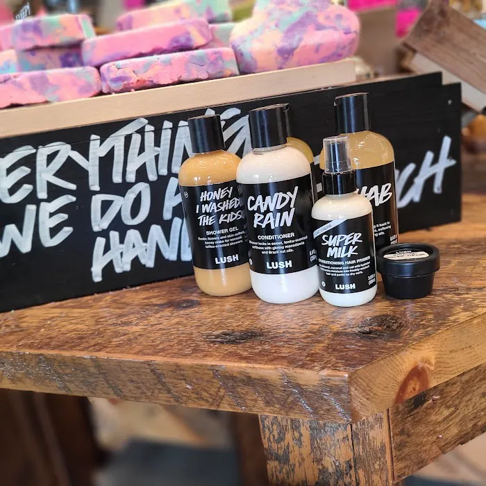 Lush Cosmetics Naperville 3
