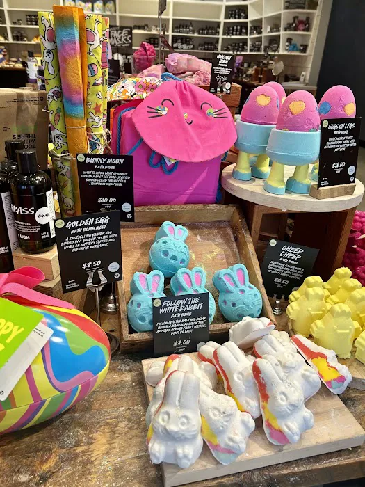 Lush Cosmetics Naperville 8