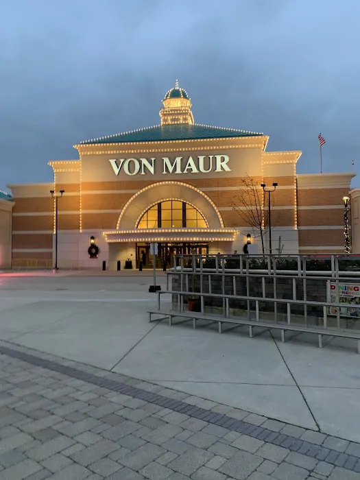Von Maur 0
