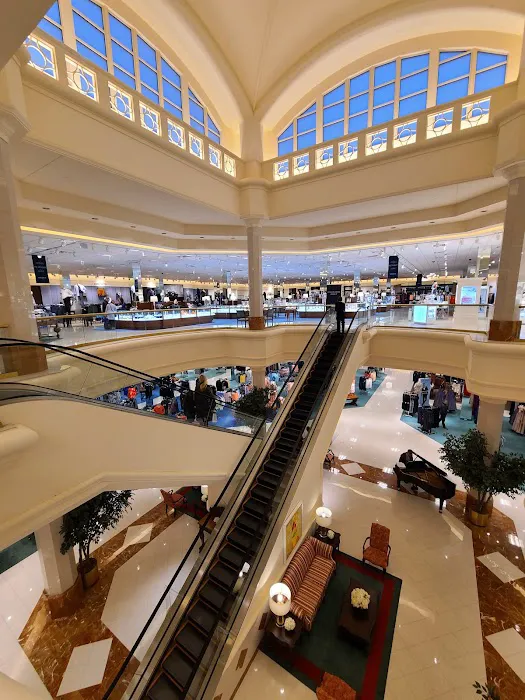 Von Maur 3