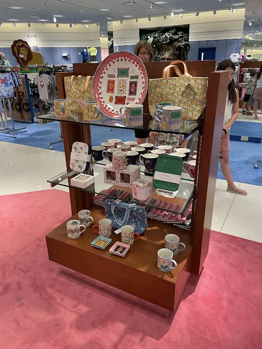Von Maur 4