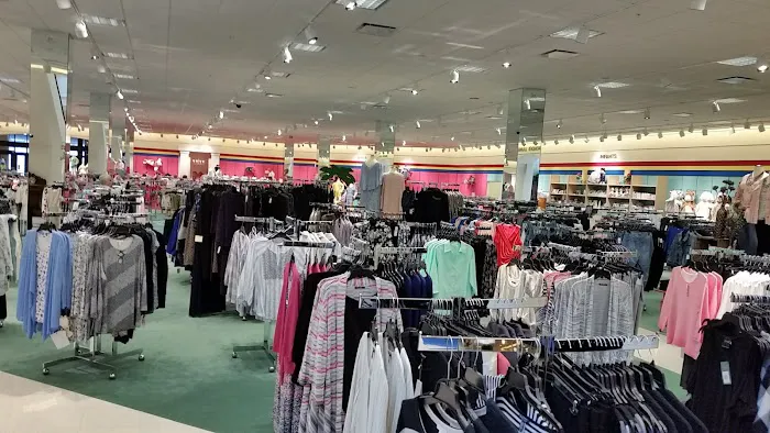 Von Maur 7
