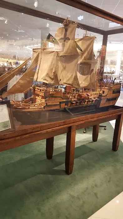 Von Maur 9