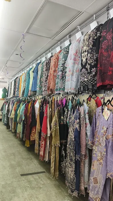 MALiX Jewelry & Perfumes 8