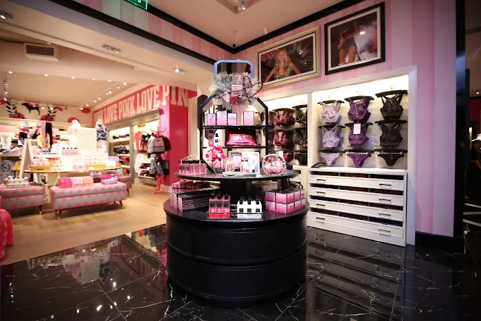 Victoria's Secret & PINK by Victoria's Secret 0
