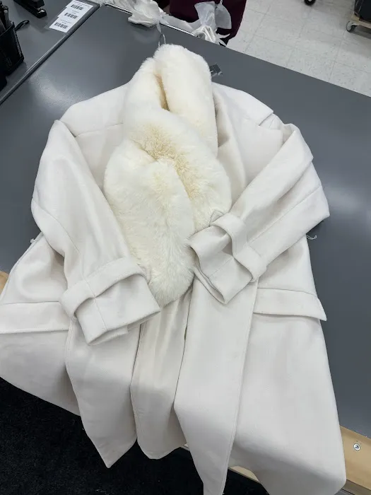 Discount Fashion Warehouse Centerville 1