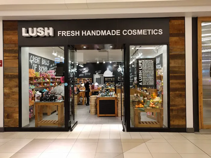 Lush Cosmetics Fashion Mall at Keystone 0