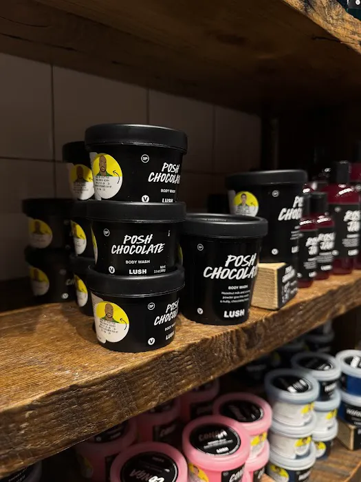 Lush Cosmetics Fashion Mall at Keystone 8