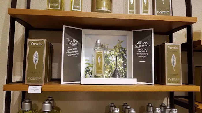 L'OCCITANE EN PROVENCE 9