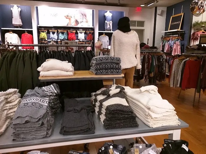 American Eagle & Aerie 6