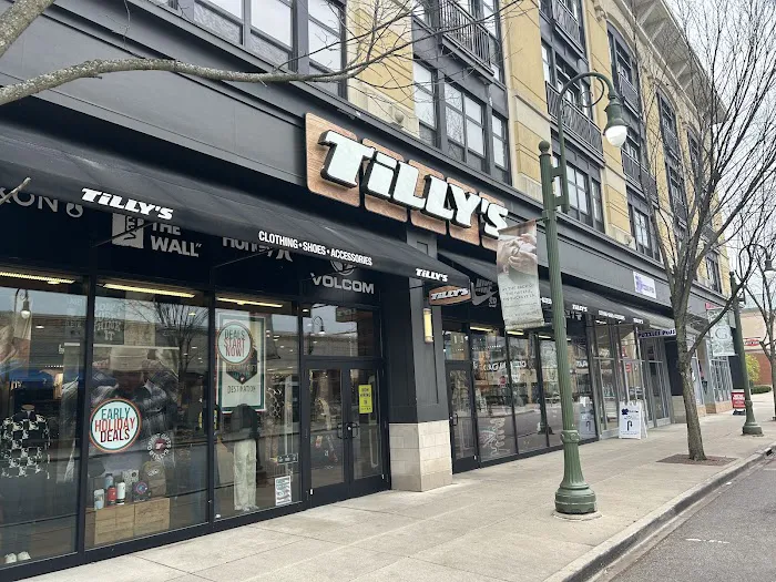 Tillys 4