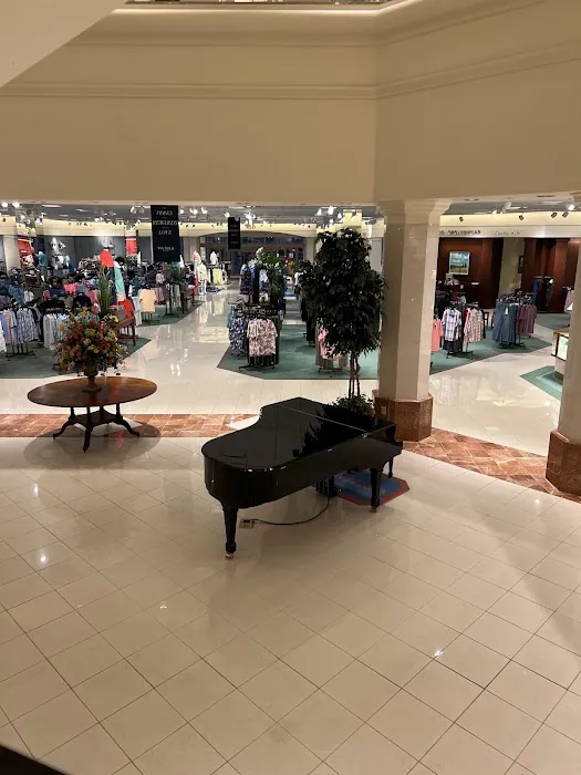 Von Maur 2