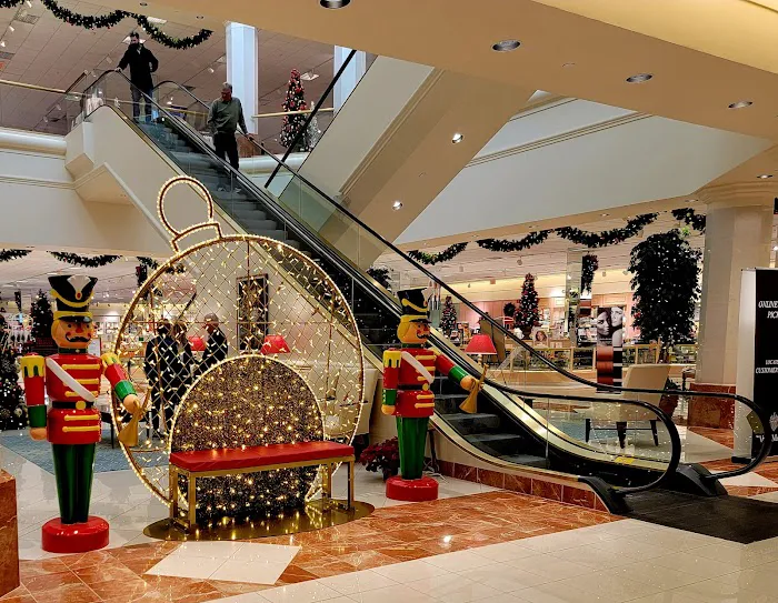 Von Maur 4
