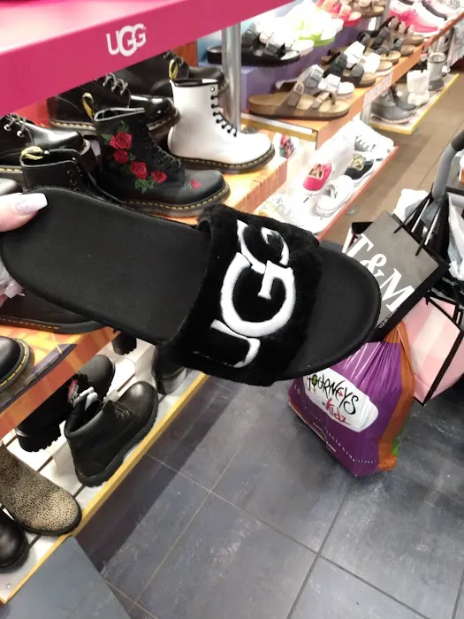Hot Topic 6