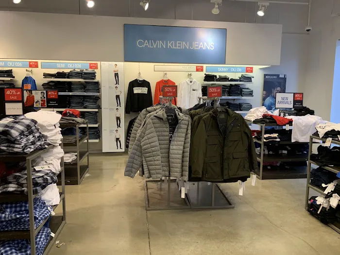 Calvin Klein 8